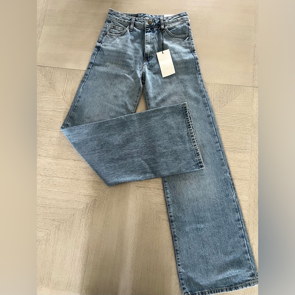 Zara Wide Leg Mid Rise Jeans NWT